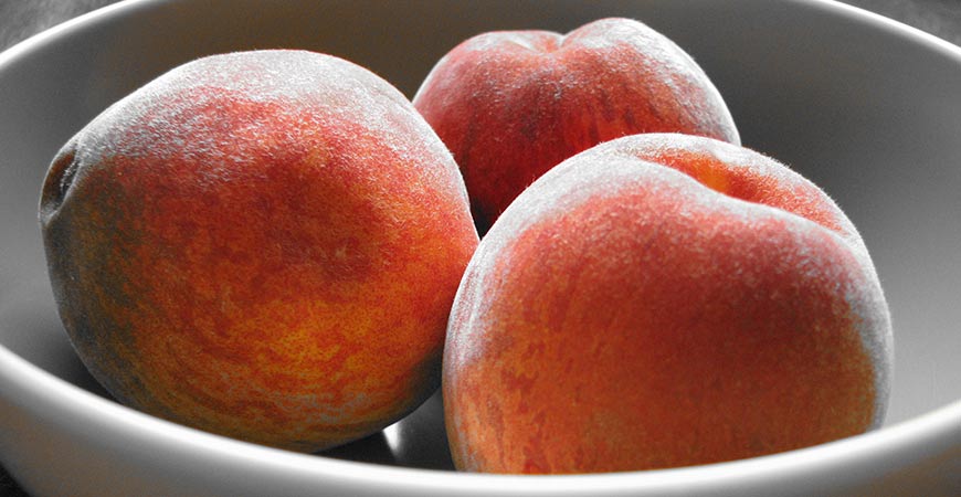 summer's flavors peaches