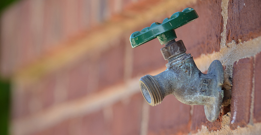 Leaky faucet? Use these quick fixes to repair your outdoor faucet.